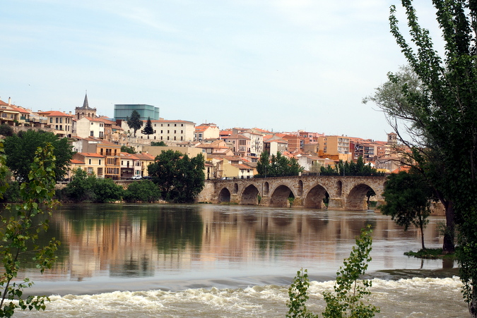 Zamora ... to pot pa ni Puente Romano